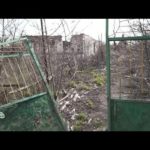 «Это не жизнь»: украинские обстрелы разрушают поселки Донбасса